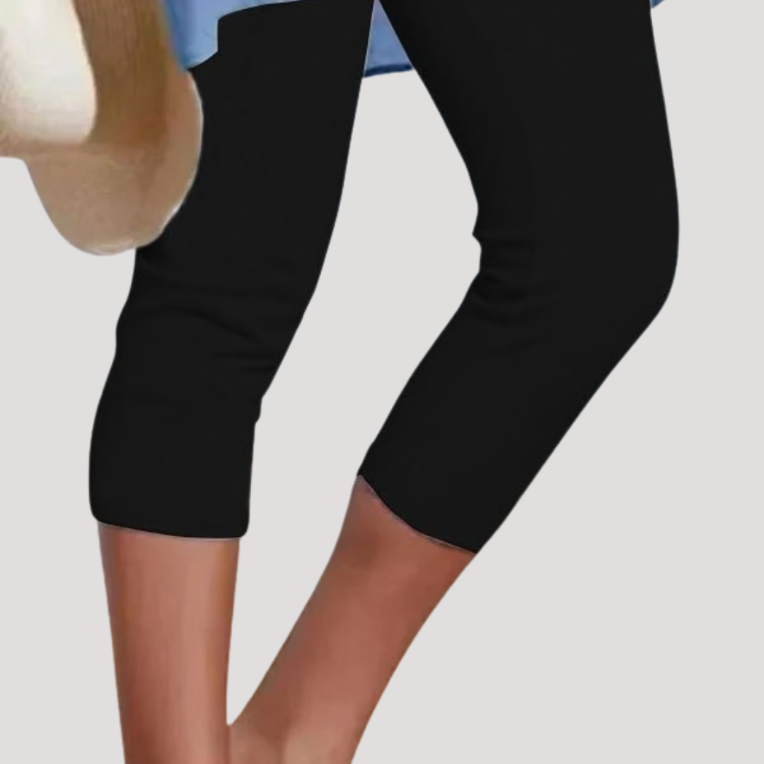 Britta | Women's Cropped Capri Leggings Slim Fit - Black - Image 1