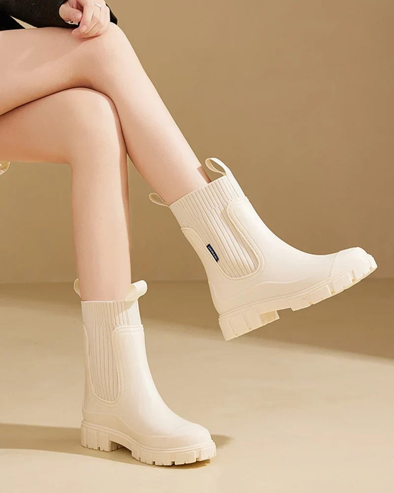 Calvenne | Women's Chelsea Ankle Boots Lug Sole - Cream - Image 2