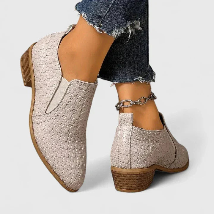 Lorwen | Women&
